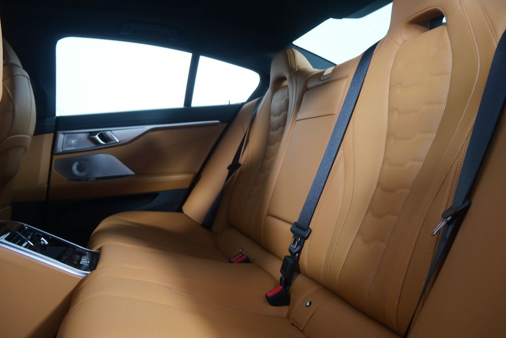 Thumbnail: 2026 BMW 8 Series - 15