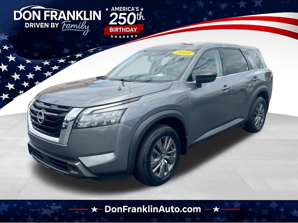2023 Nissan Pathfinder S FWD