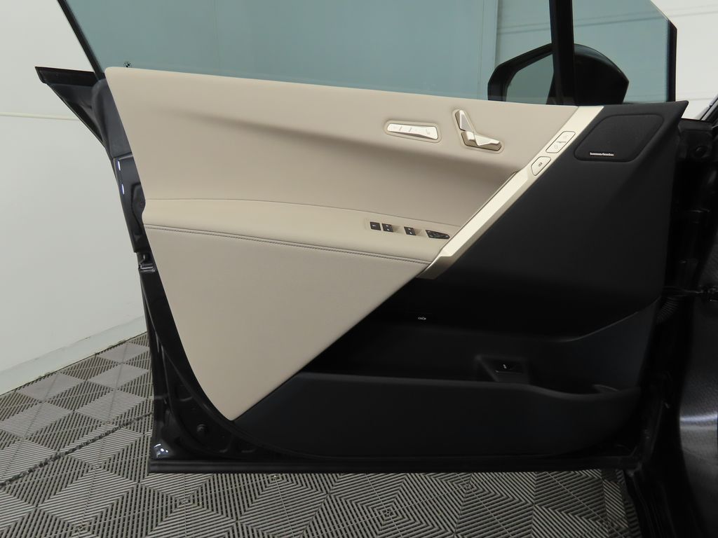 Thumbnail: 2024 BMW iX - 23