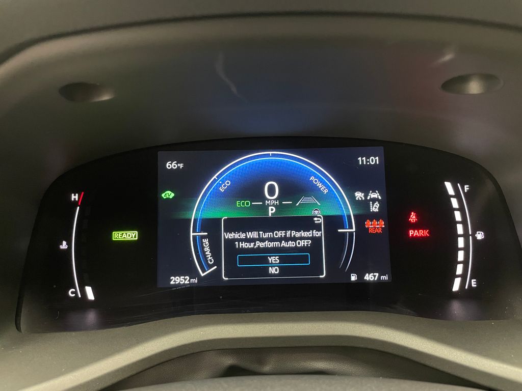 2025 Toyota Camry LE 23
