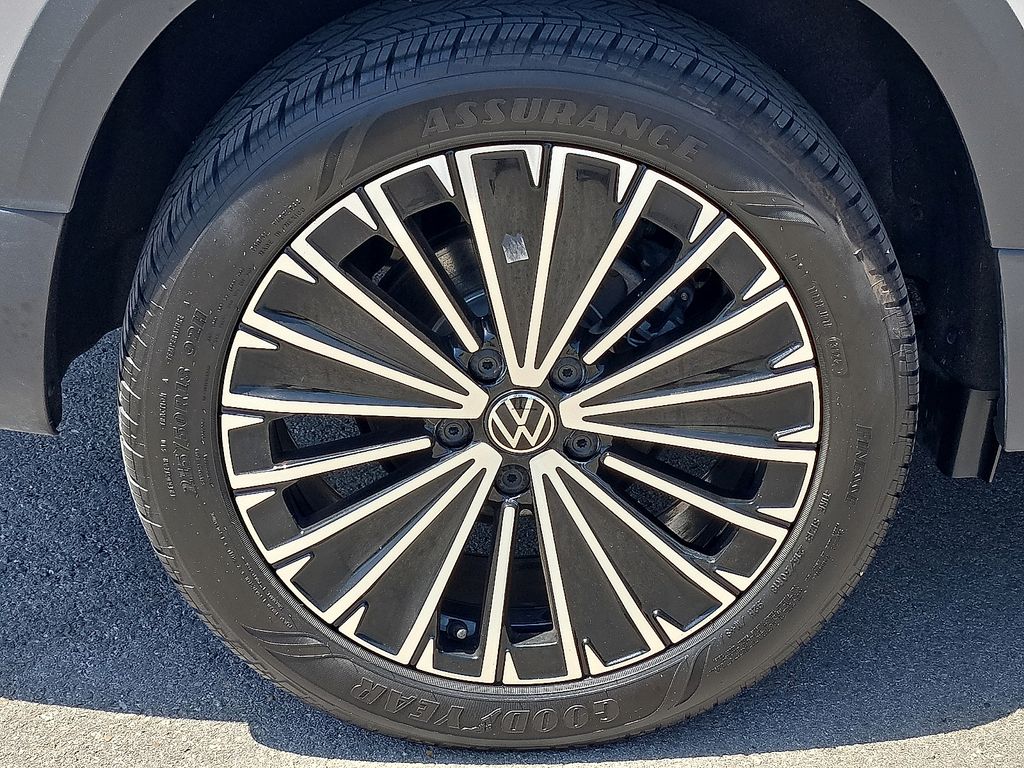 Used 2025 Volkswagen Taos 1.5T SE For Sale in Farmington, AR