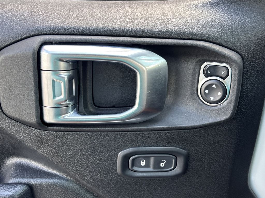 Used 2024 Jeep Wrangler SUV