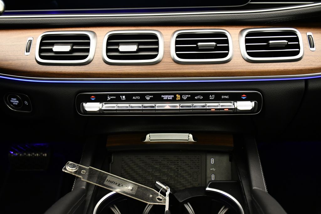 Thumbnail: 2026 Mercedes-Benz GLE - 30