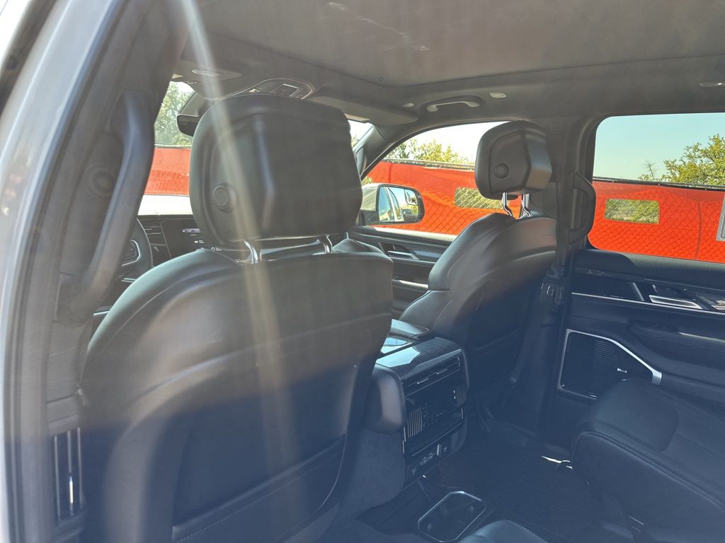 Used Car 2022 Jeep Wagoneer  Series Iii For Sale Under $50,000 In Austin, Texas