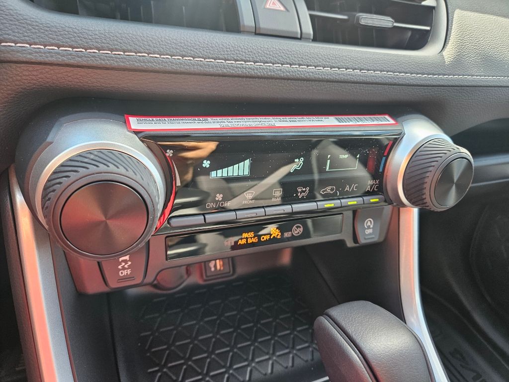 Thumbnail: 2024 Toyota RAV4 - 25