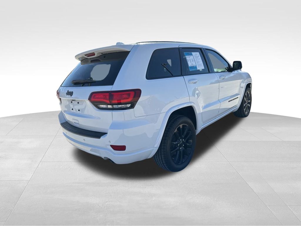 2020 Jeep Grand Cherokee Altitude 7