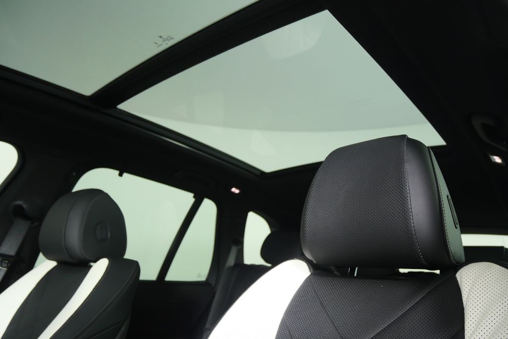 2024 BMW X5 sDrive40i 12