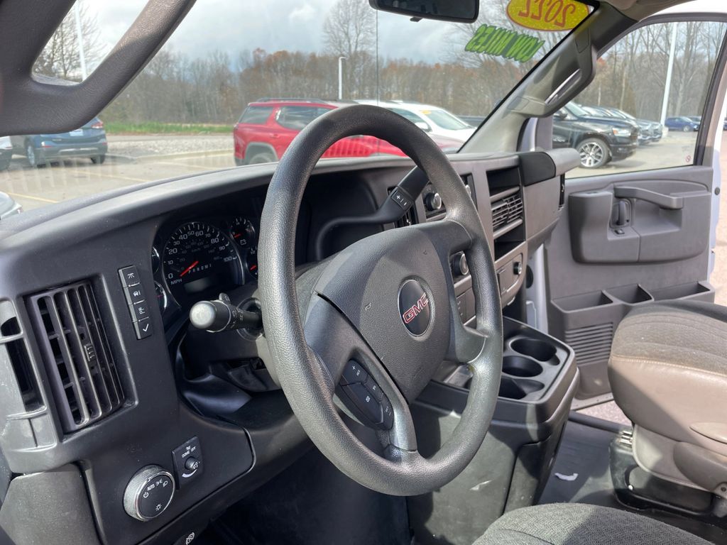 2022 GMC Savana 2500 Work Van 14