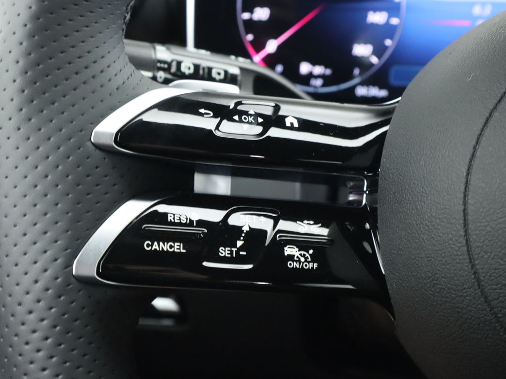 Thumbnail: 2025 Mercedes-Benz GLC - 11