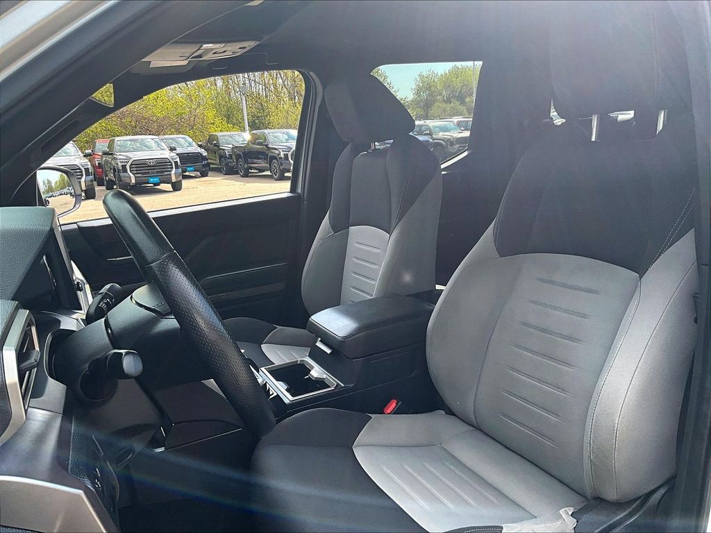 2024 Toyota Tacoma — photo 10