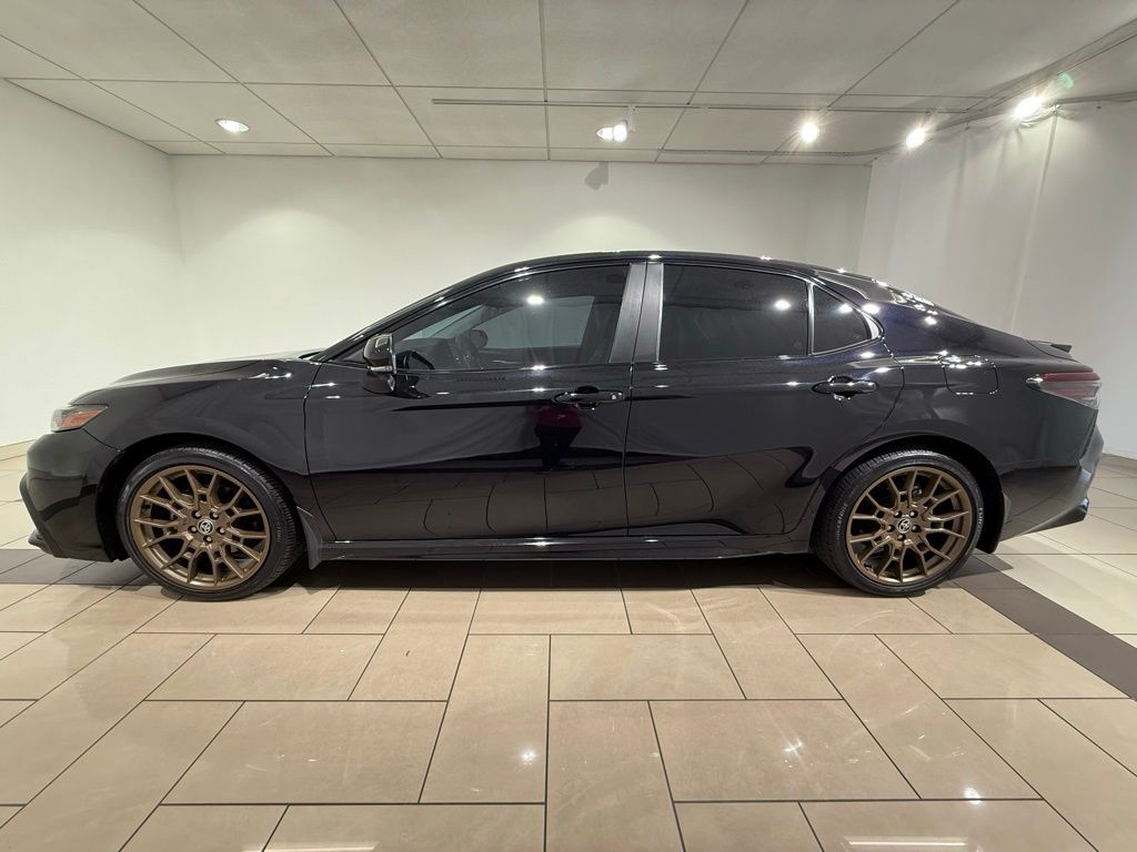 2023 Toyota Camry SE 2