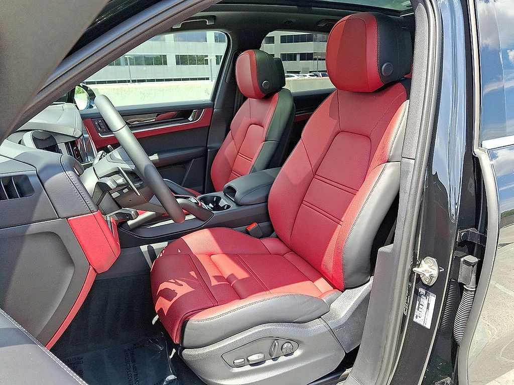 Thumbnail: 2025 Porsche Cayenne - 15