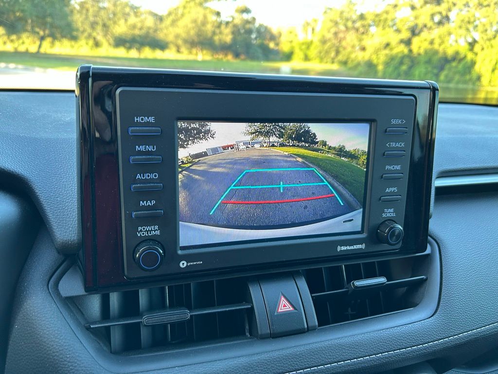 Thumbnail: 2022 Toyota RAV4 - 25