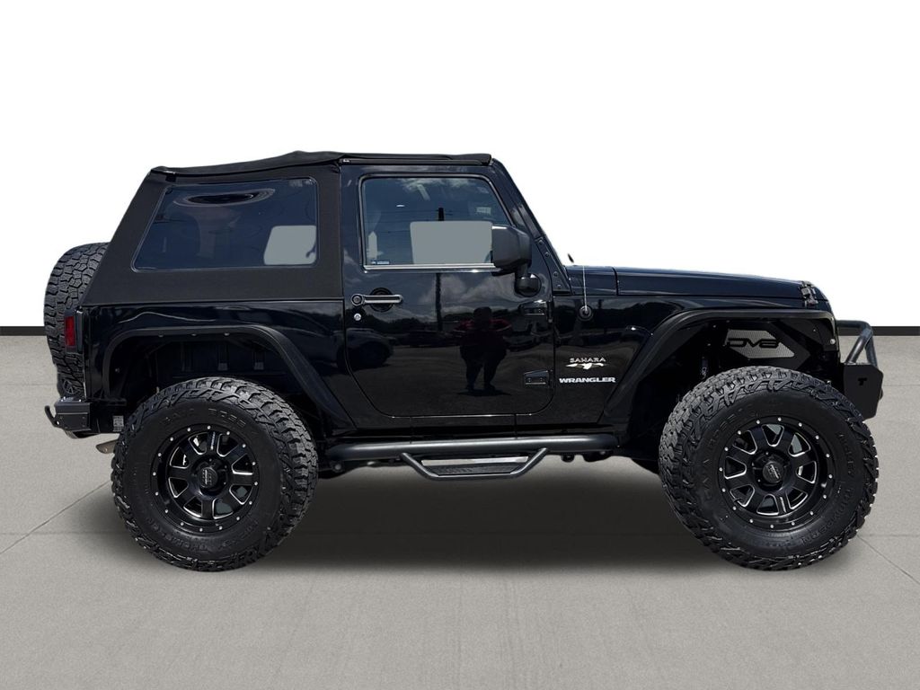 2017 Jeep Wrangler Sahara - 3