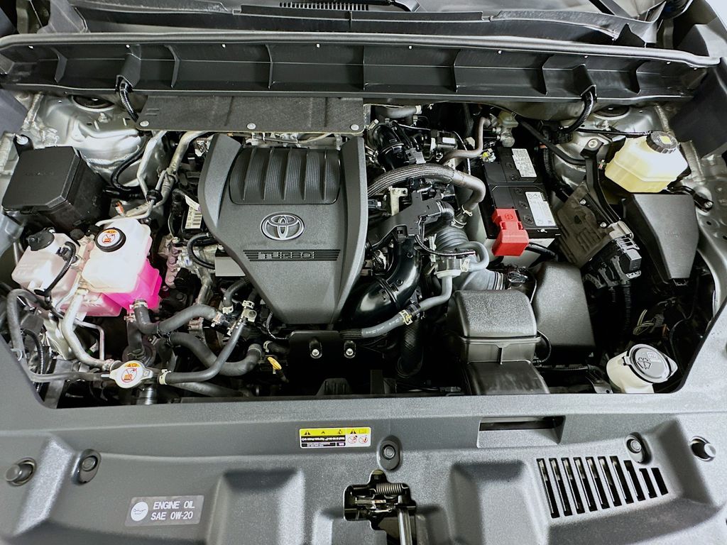 Thumbnail: 2023 Toyota Highlander - 32