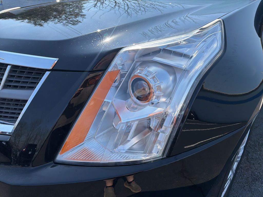 Thumbnail: 2011 Cadillac SRX - 9