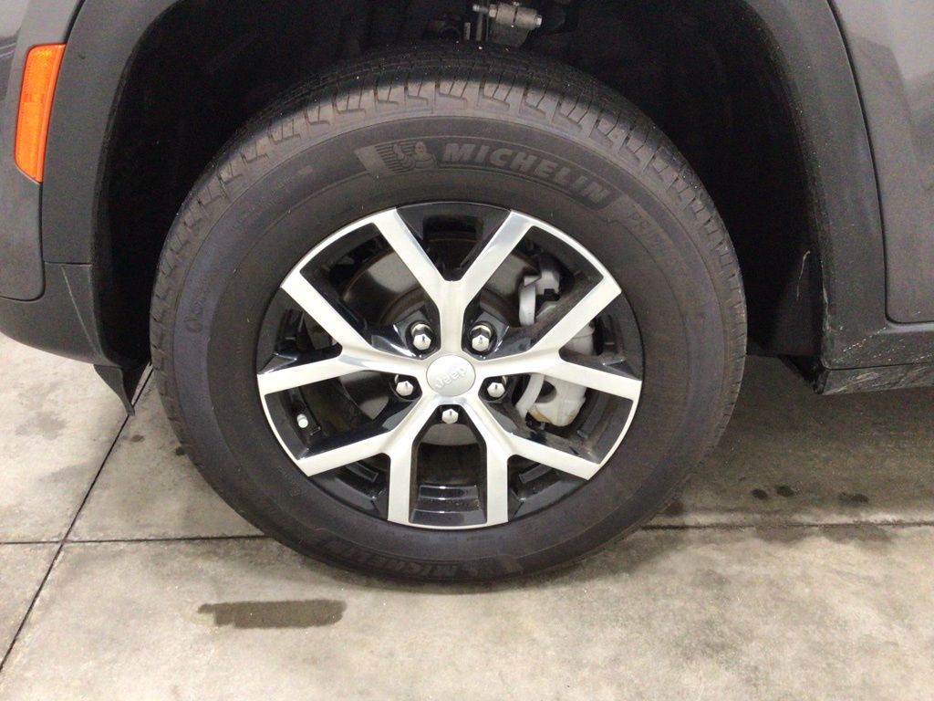 Used 2025 Jeep Grand Cherokee SUV