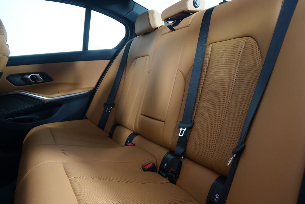 2025 BMW 3 Series 330i 15