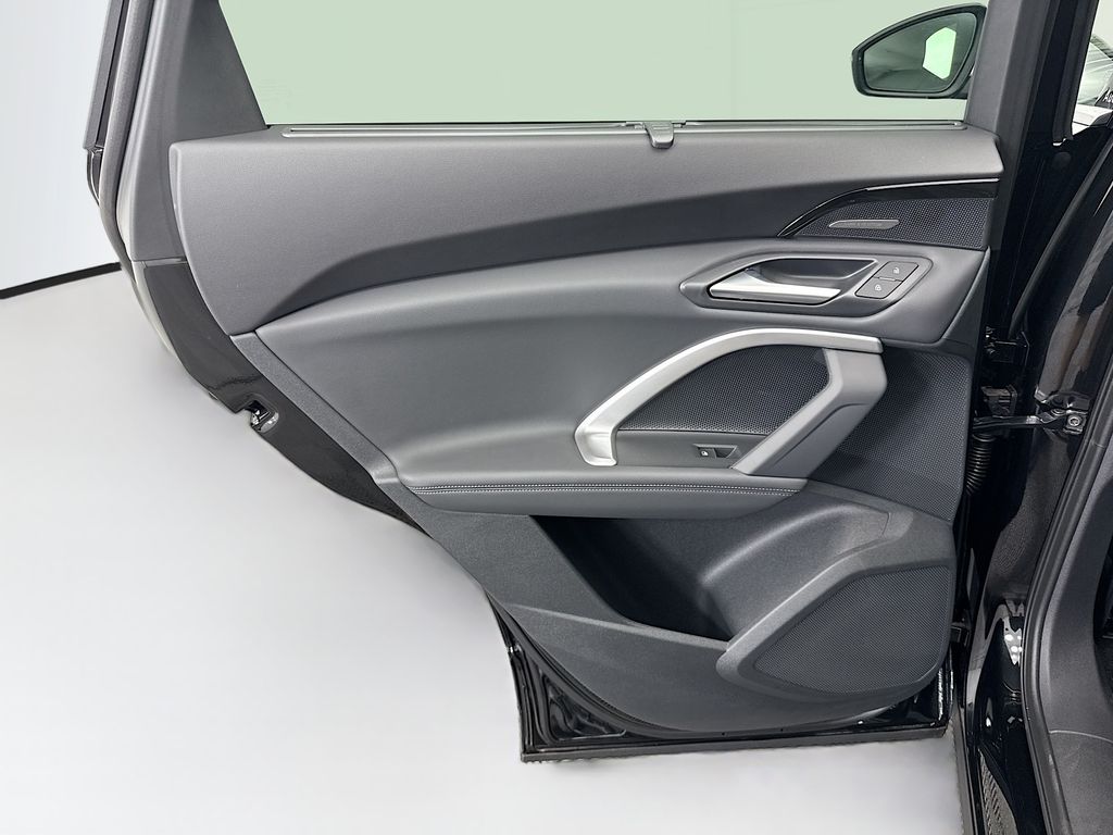 Thumbnail: 2025 Audi Q5 - 25