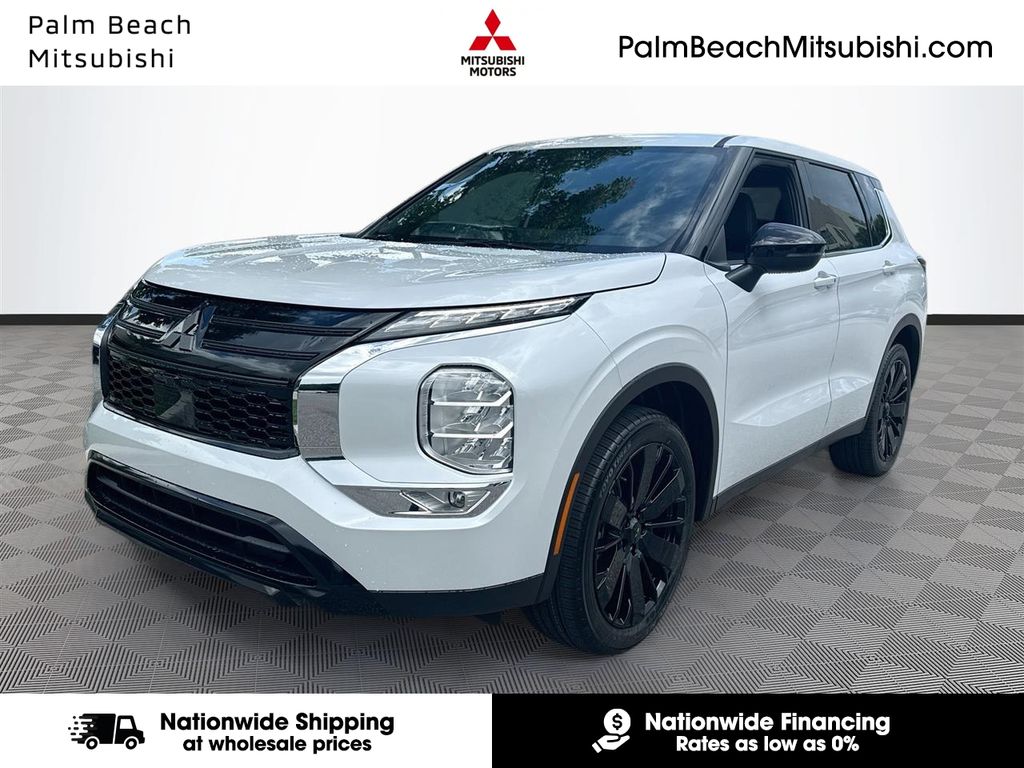 Diamond White 2026 Mitsubishi Outlander SUV / Crossover Front-Wheel Drive Continuously Variable Transmission