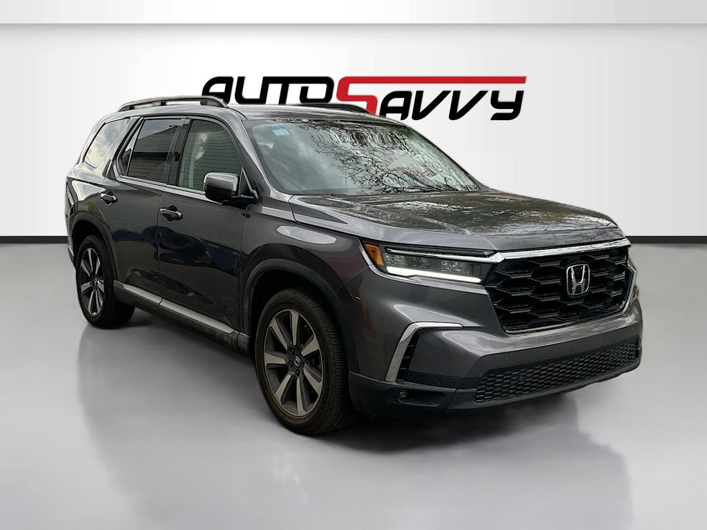 2025 Honda Pilot Touring AWD's photo