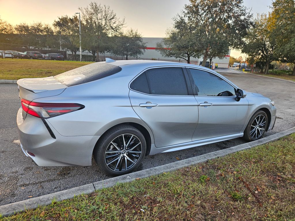 2023 Toyota Camry SE 4