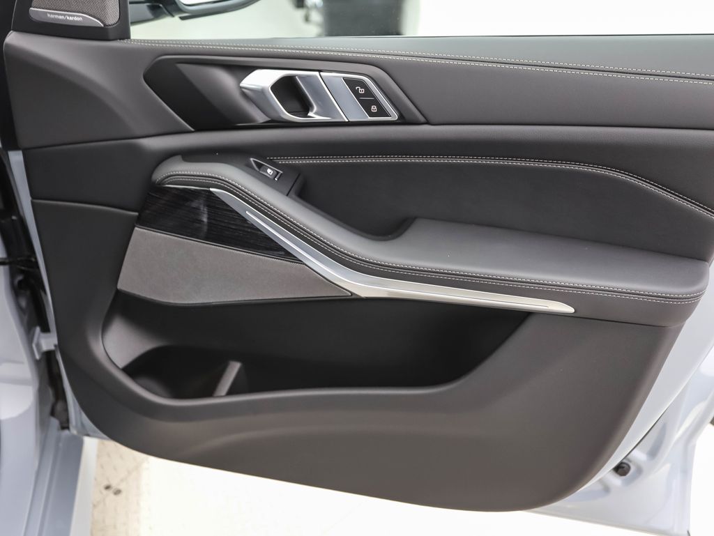 Thumbnail: 2026 BMW X5 - 28