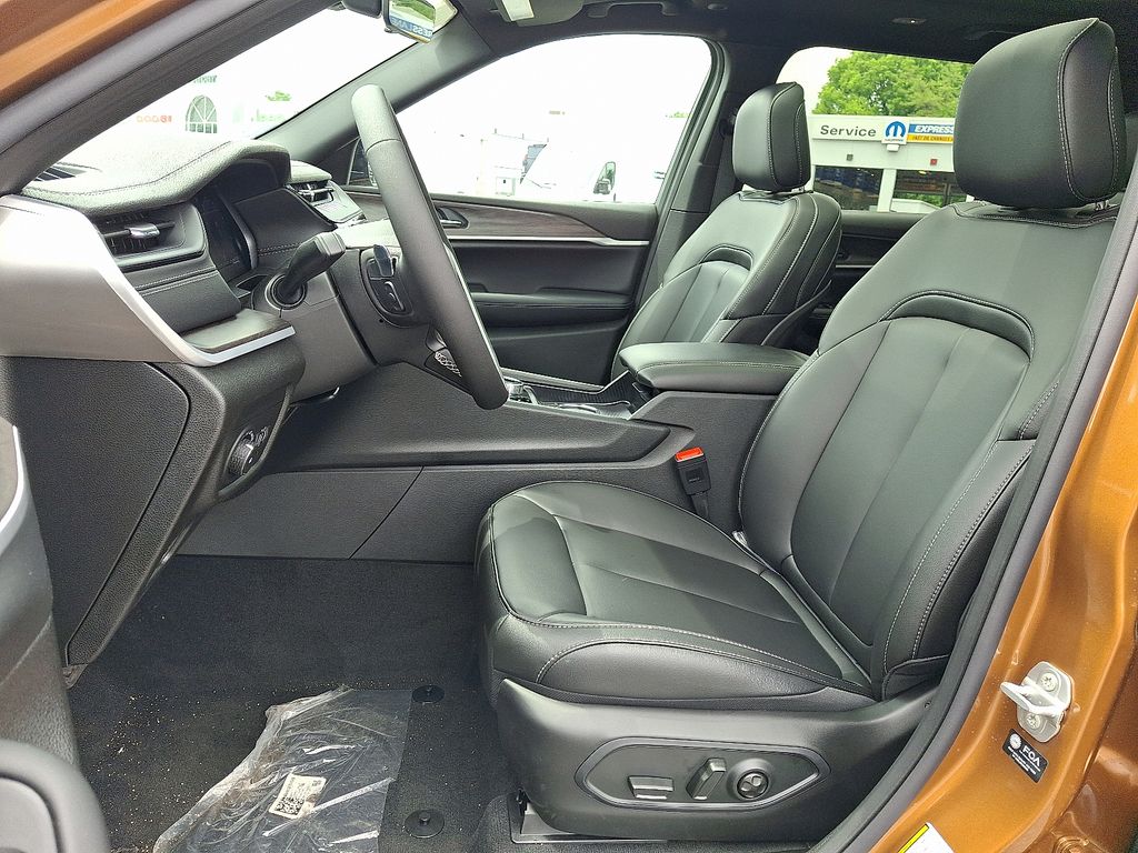 2026 Jeep Grand Cherokee L — photo 10
