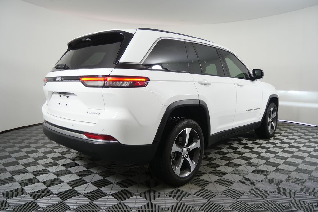 Thumbnail: 2024 Jeep Grand Cherokee - 3