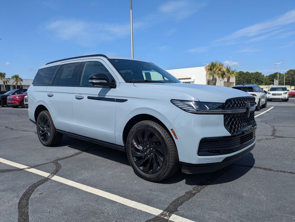 2027 Lincoln Navigator 