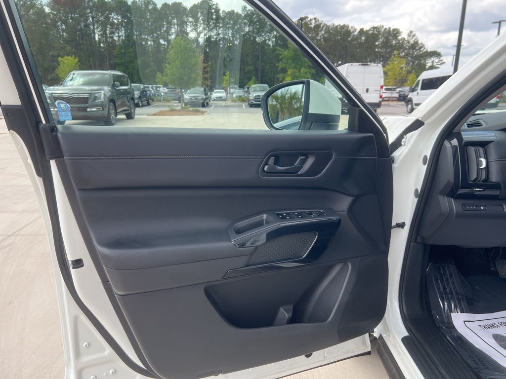 2024 Glacier White Nissan Pathfinder SV FWD SUV