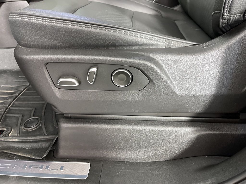 Thumbnail: 2025 GMC Sierra 1500 - 23