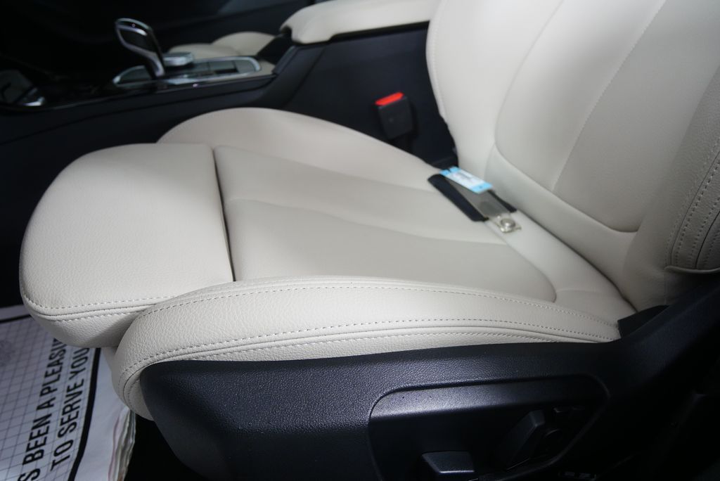 Thumbnail: 2024 BMW 2 Series - 10