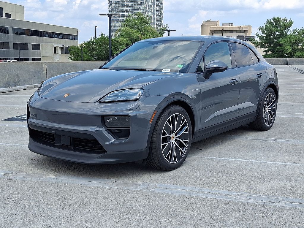 Thumbnail: 2025 Porsche Macan - 1