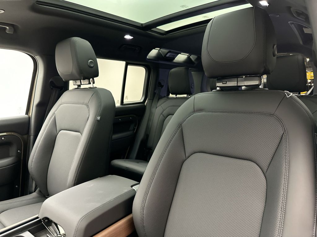 Thumbnail: 2024 Land Rover Defender - 7