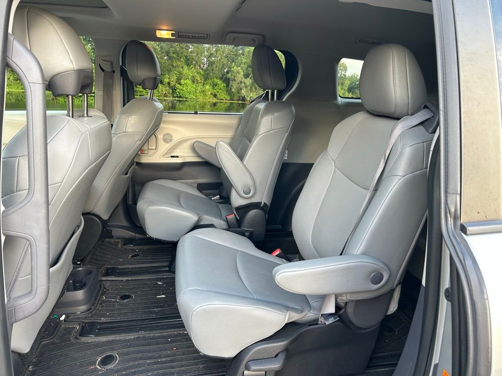 Thumbnail: 2023 Toyota Sienna - 14