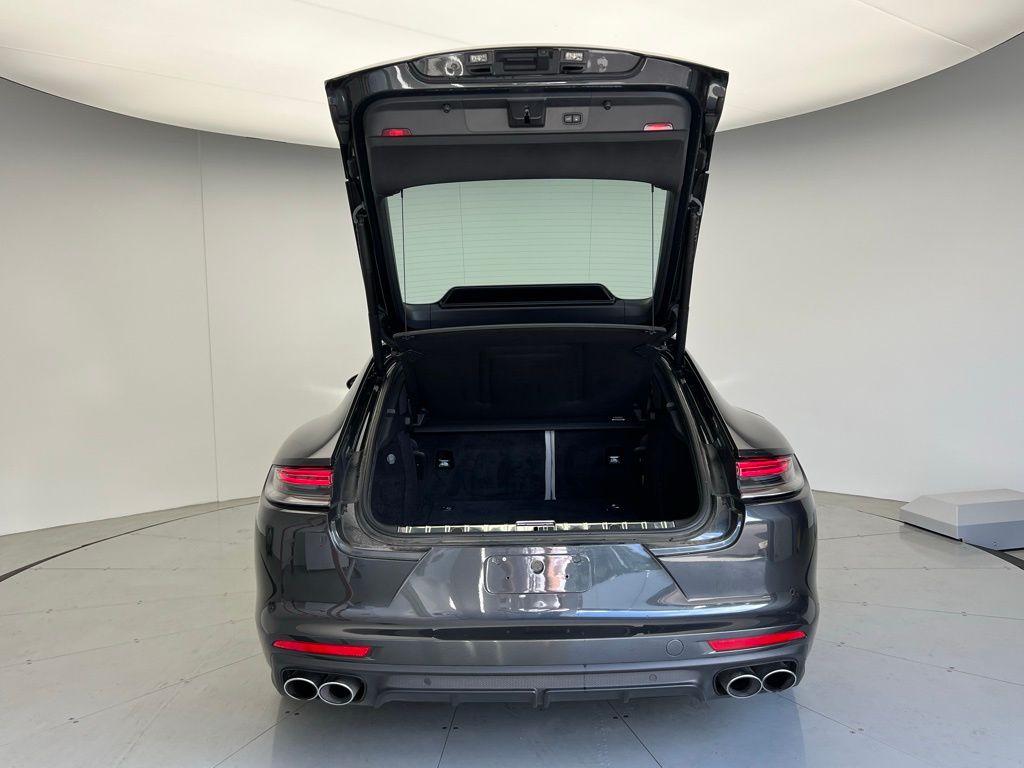Thumbnail: 2023 Porsche Panamera - 16