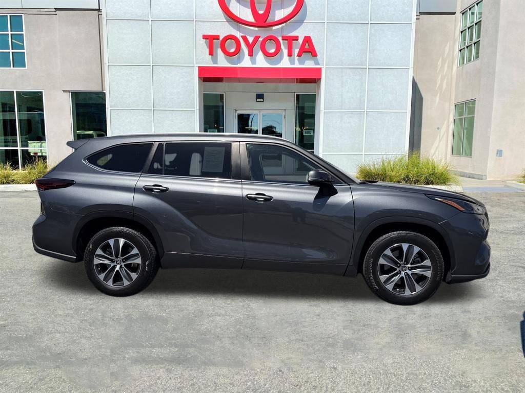 Used 2024 Toyota Highlander SUV