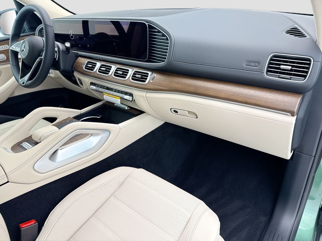 Thumbnail: 2026 Mercedes-Benz GLE - 16