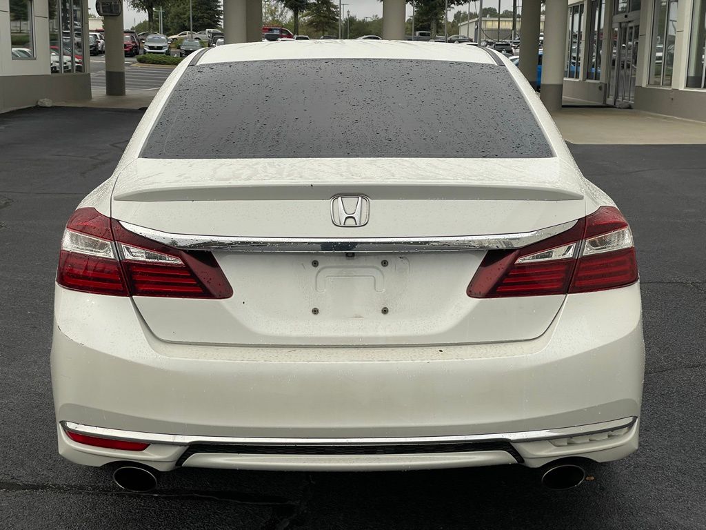 Thumbnail: 2017 Honda Accord - 4