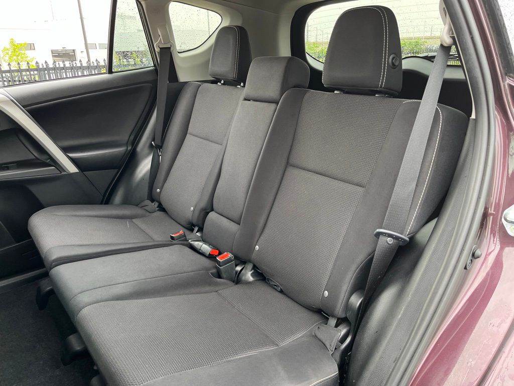 Thumbnail: 2018 Toyota RAV4 - 15
