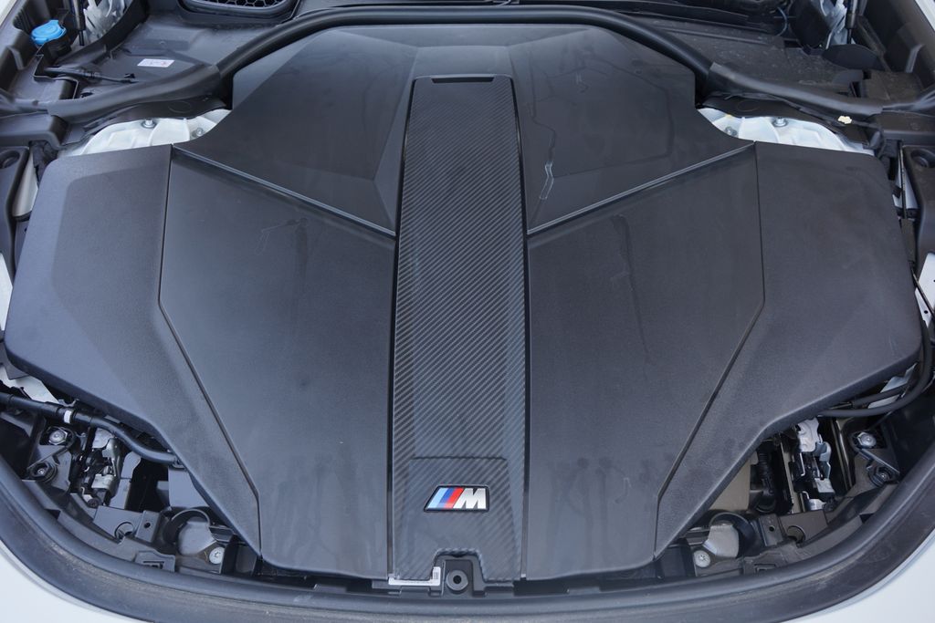 2024 BMW i7 M70 22