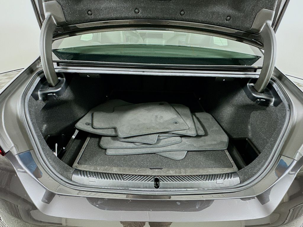 Thumbnail: 2024 BMW 5 Series - 26