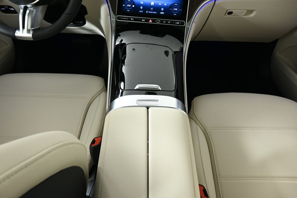 Thumbnail: 2026 Mercedes-Benz GLC - 18