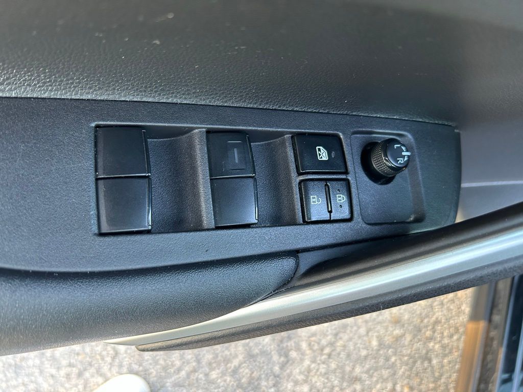 Thumbnail: 2024 Toyota Corolla Cross - 17