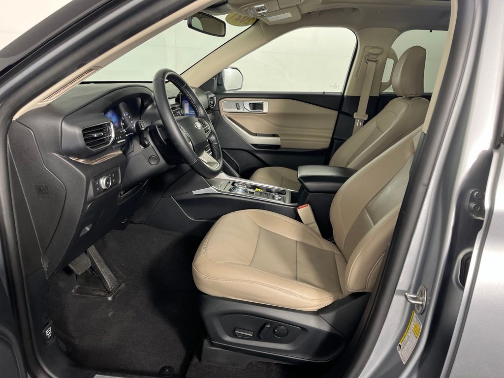 Thumbnail: 2021 Ford Explorer - 25