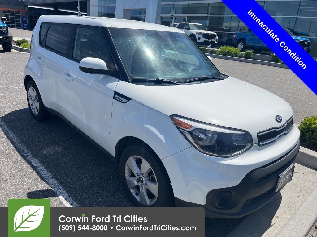 Clear White 2019 Kia Soul Base FWD Wagon Front-Wheel Drive 6-Speed Automatic