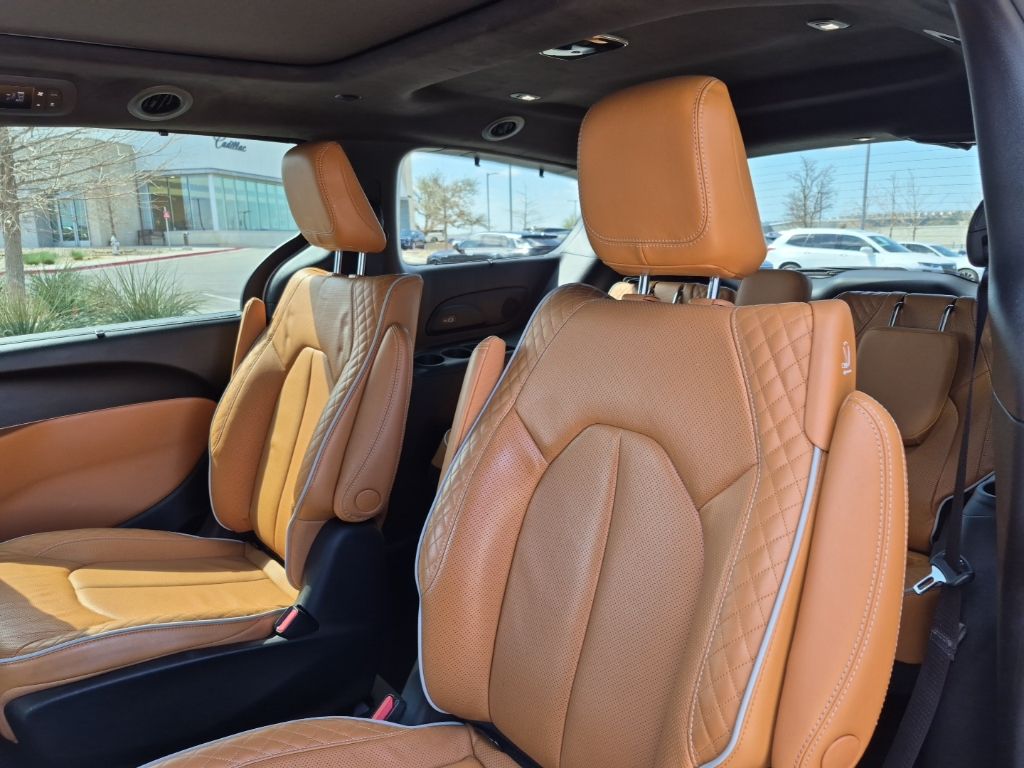 Used Car 2023 Chrysler Pacifica Hybrid  Pinnacle For Sale Under $35,000 In Austin, Texas