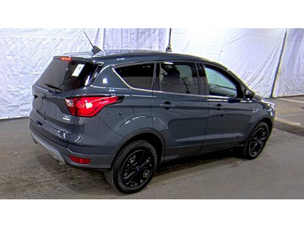 Used 2019 Green Ford SE image 4