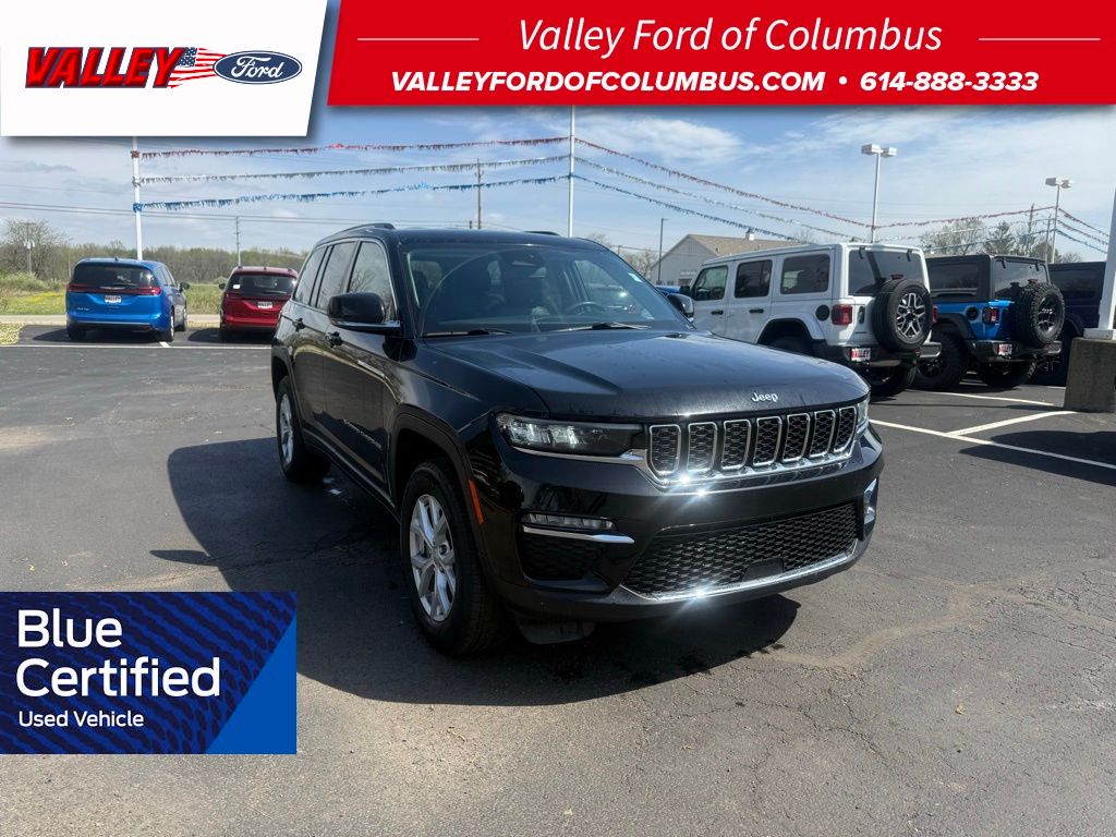 Diamond Black Crystal Pearlcoat 2023 Jeep Grand Cherokee Limited 4WD SUV / Crossover Four-Wheel Drive 8-Speed Automatic